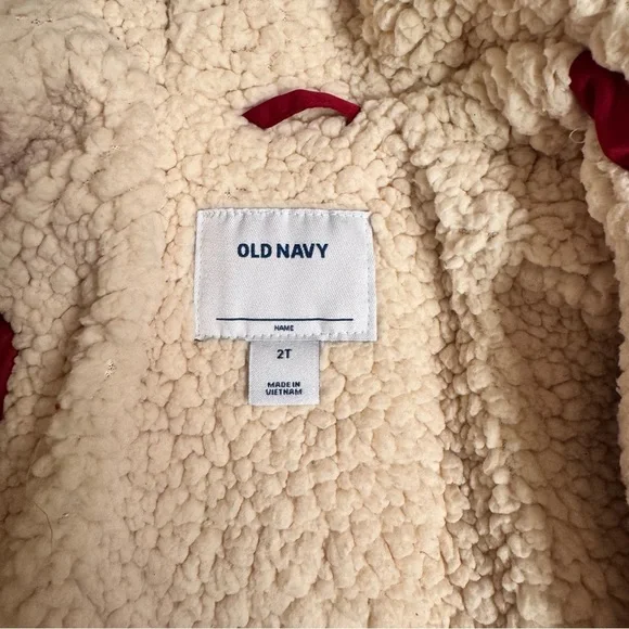 Old Navy toddler girls Sherpa maroon quilted winter fur hood parka jacket Sz 2T - Picture 4 of 4